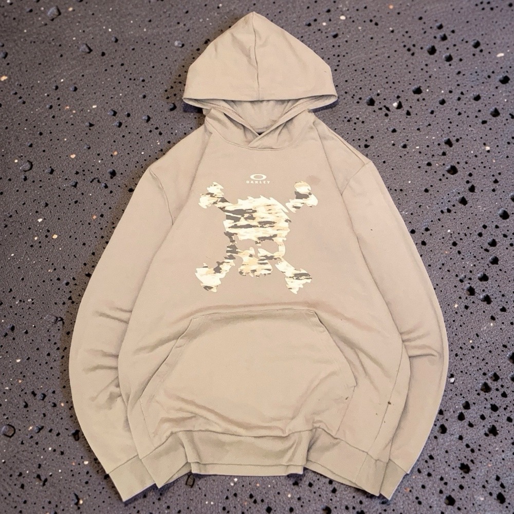 Oakley Hoodie Mens XL Beige Tan Regular Fit Sweatshirt Skull Crossbones Graphic
